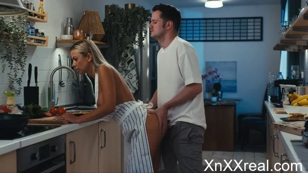 [Freeze] Shalina Devine – Stepmom