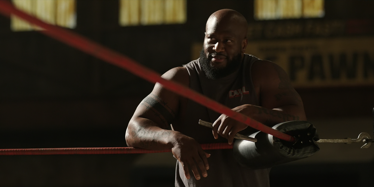 Heels.S01E01.Kayfabe.1080p.10bit.AMZN.WEB-DL.DDP5.1.HEVC-Vyndros.mkv_snapshot_00.15.42_[2021.08.17_0