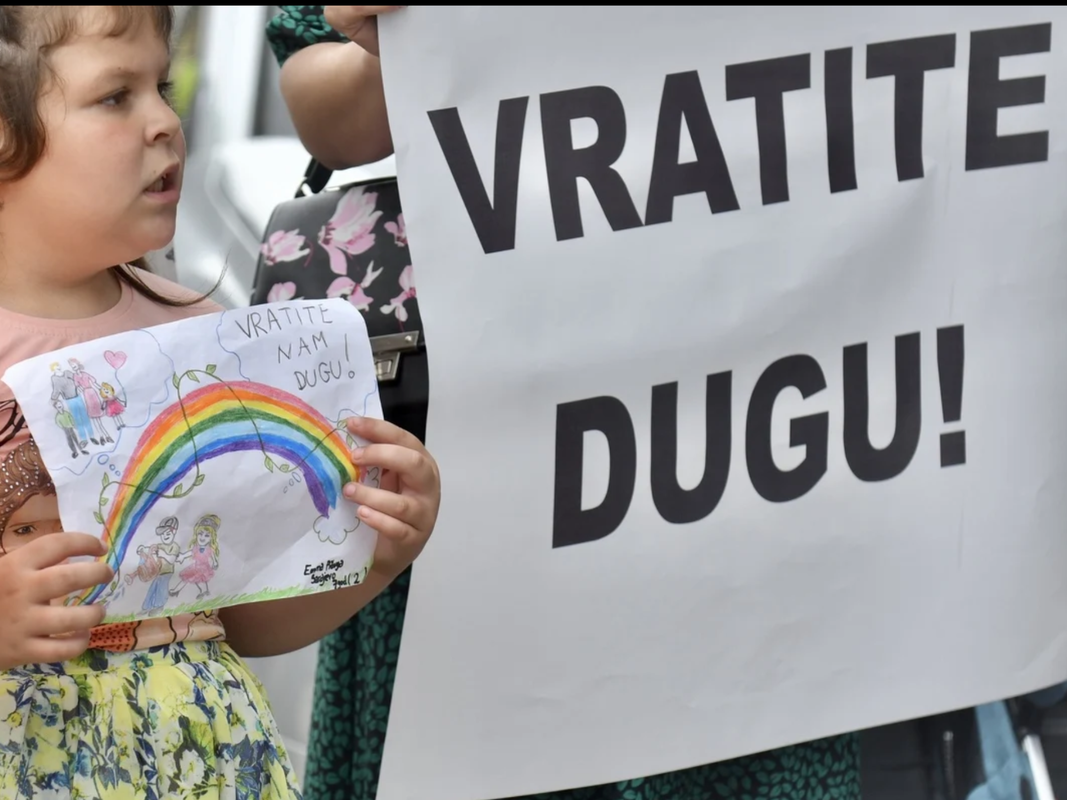 46DC6558-D17A-43D5-8139-08BE40AE0EE7