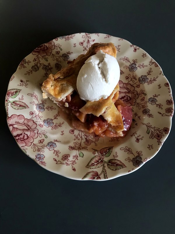 peach pie slice