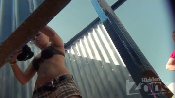 [Image: Voyeur35065153039.jpg]