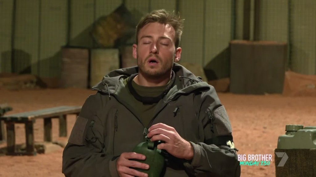 [Image: 4e1rzs9ca0dr.jpg]