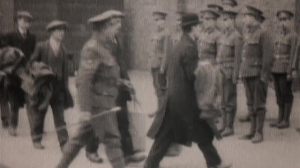 [Image: tc8gexmq00u1.jpg]