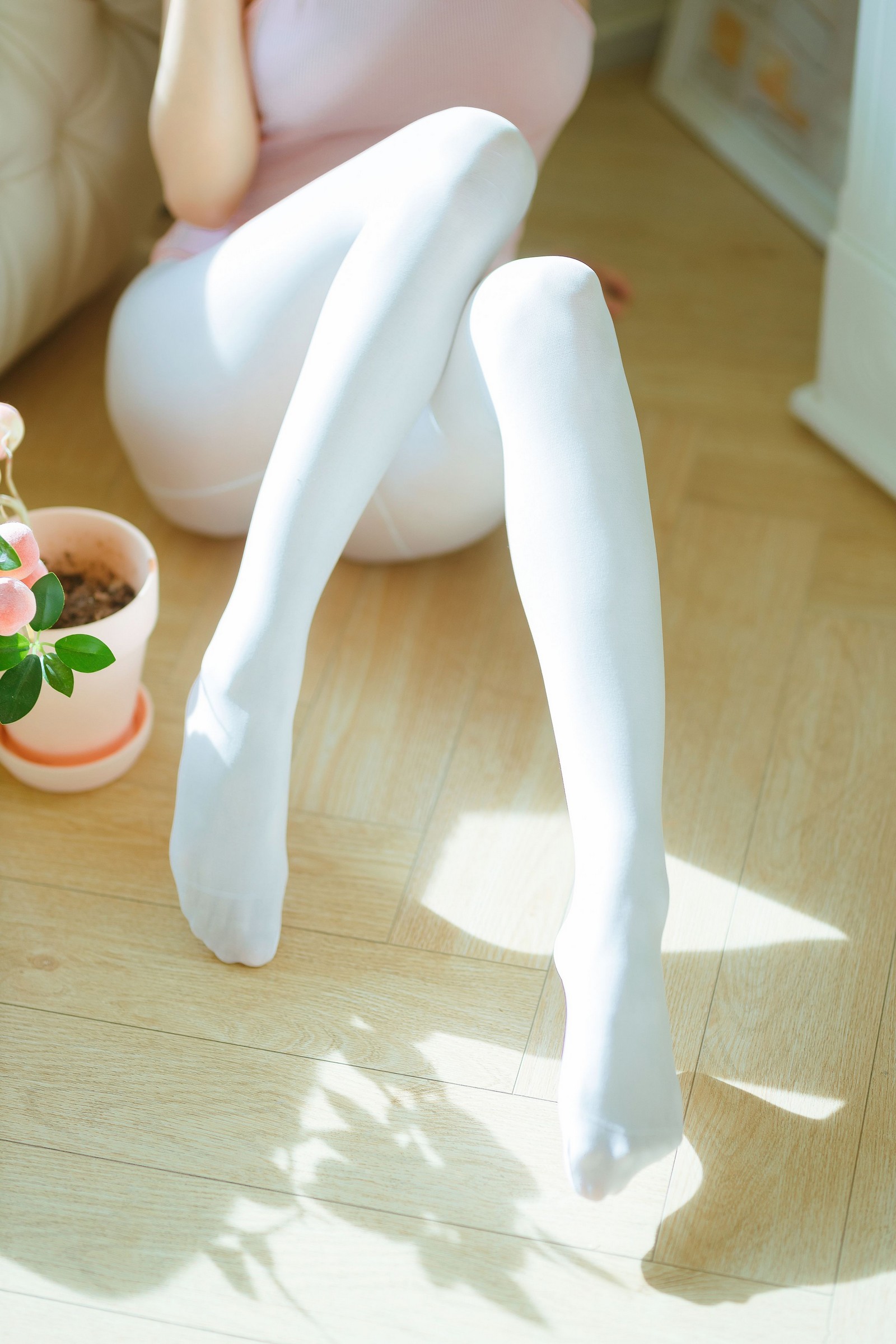 三無人型福利写真：白丝桃子甜美 COS 套图（60P／171.8M）插图3