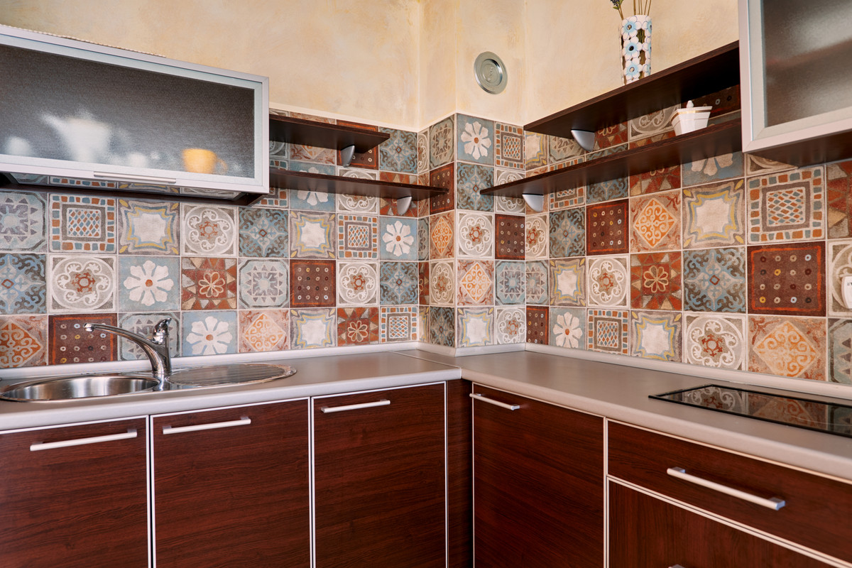 Contemporary Ceramic Kitchen Tiles Design with a Mosaic Pattern