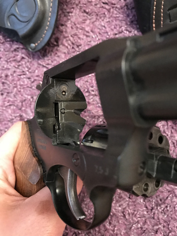 FBBD5827-8408-4E87-8591-A386B02FCBEE