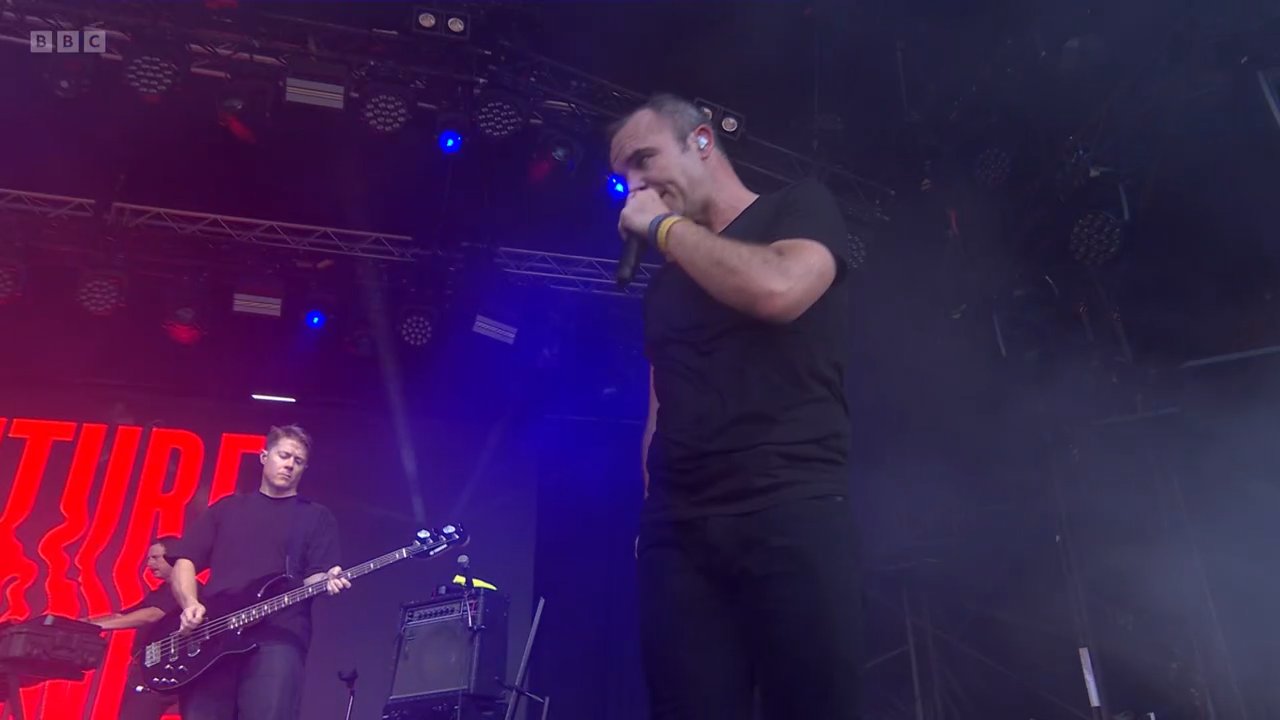 Glastonbury_2025_-_Future_Islands_m002fc82_original☛0006