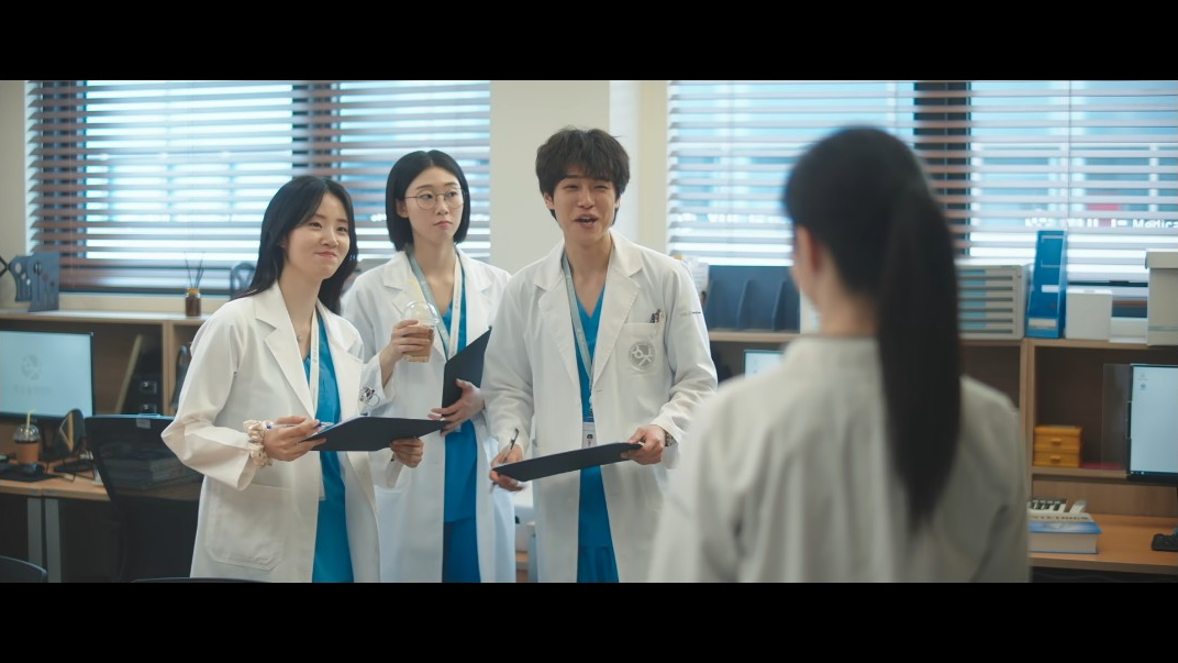 VS--Netflix-ResidentPlaybookE12Episode12-96’20”