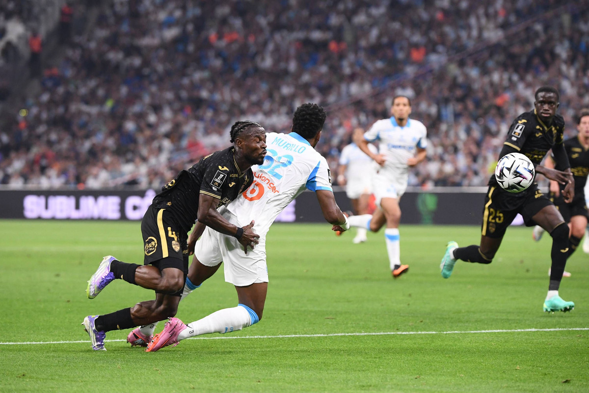 Paris vs Lorient, 01h45 ngày 04/10