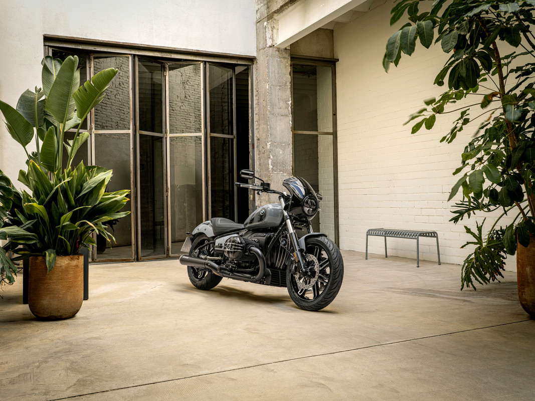 P90569098_highRes_bmw-r-18-equipment--