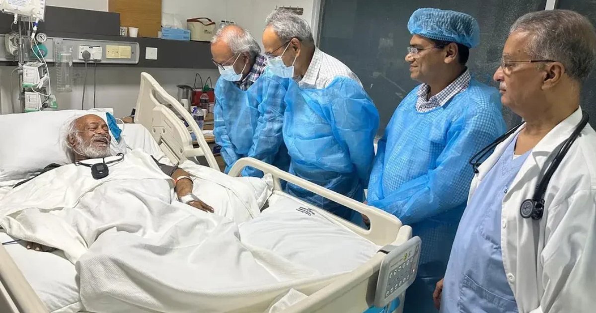সংকটাপন্ন অবস্থায় সিসিইউতে মঈন খান, দেখতে গেলেন রিজভী