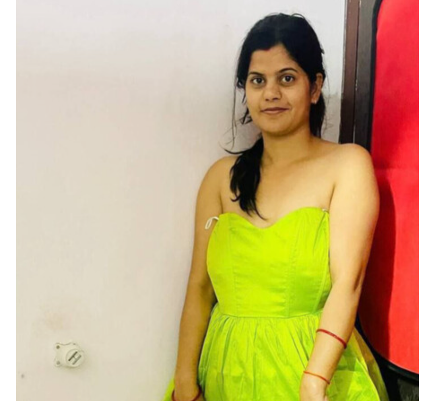 Hot Indian Bhabhi Giving Blowjob Job Hard Fucking Moaning exclusive viral video