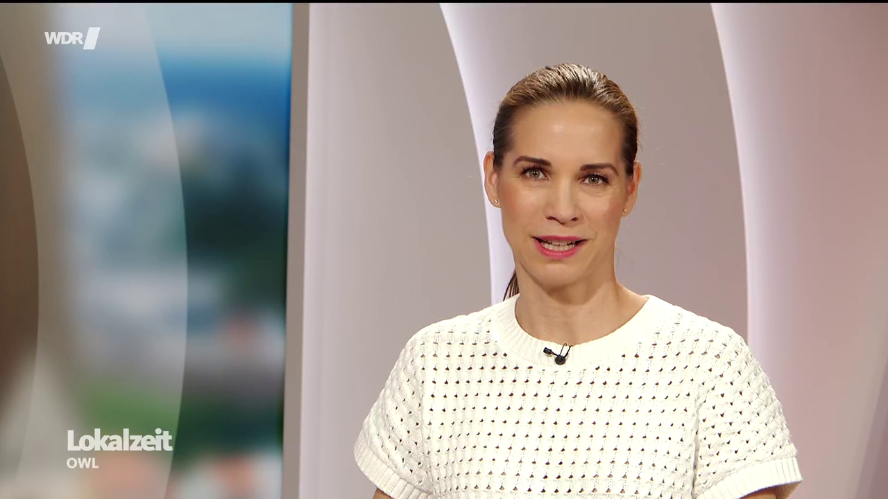 Kristina Sterz WDR Lokalzeit OWL 03 06 2026 89X Caps 66
