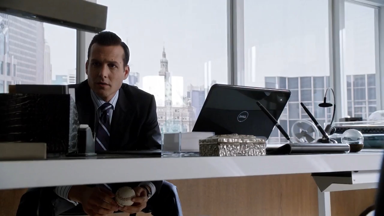 Suits 2011 WebRip Season 1 [Hindi + Tamil + English] 480p 720p ESub Screenshot