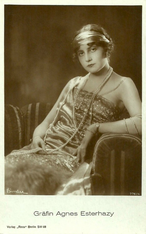 Ágnes_Esterházy_by_Alexander_Binder