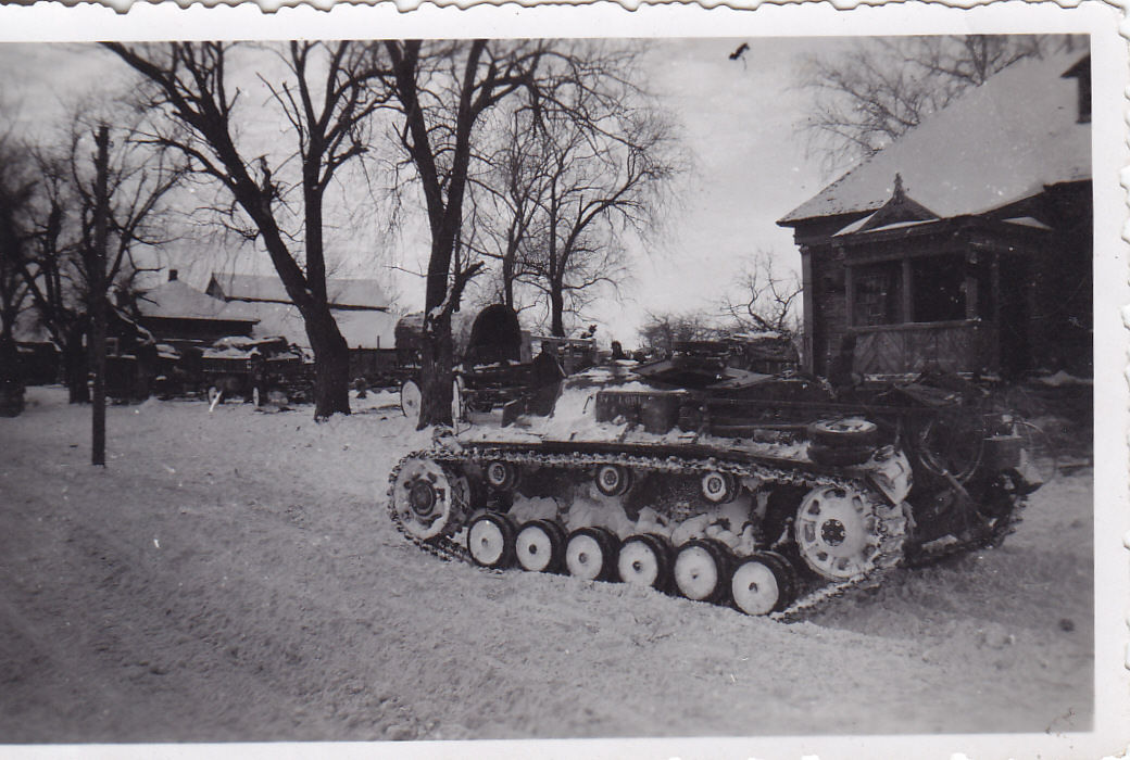 Foto-Panzer-3-Winterkampf-Ostfront