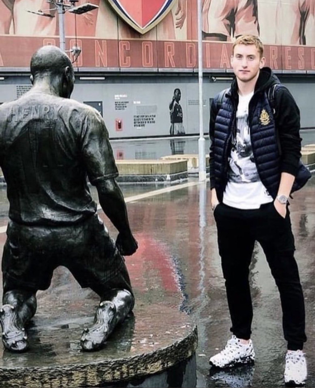 GNa4BtrWgAA190a.jpg_large