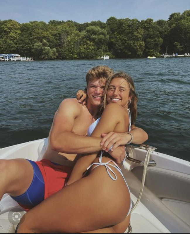 3DF0D30C-434C-4DE2-8A91-5CA742FF1C88