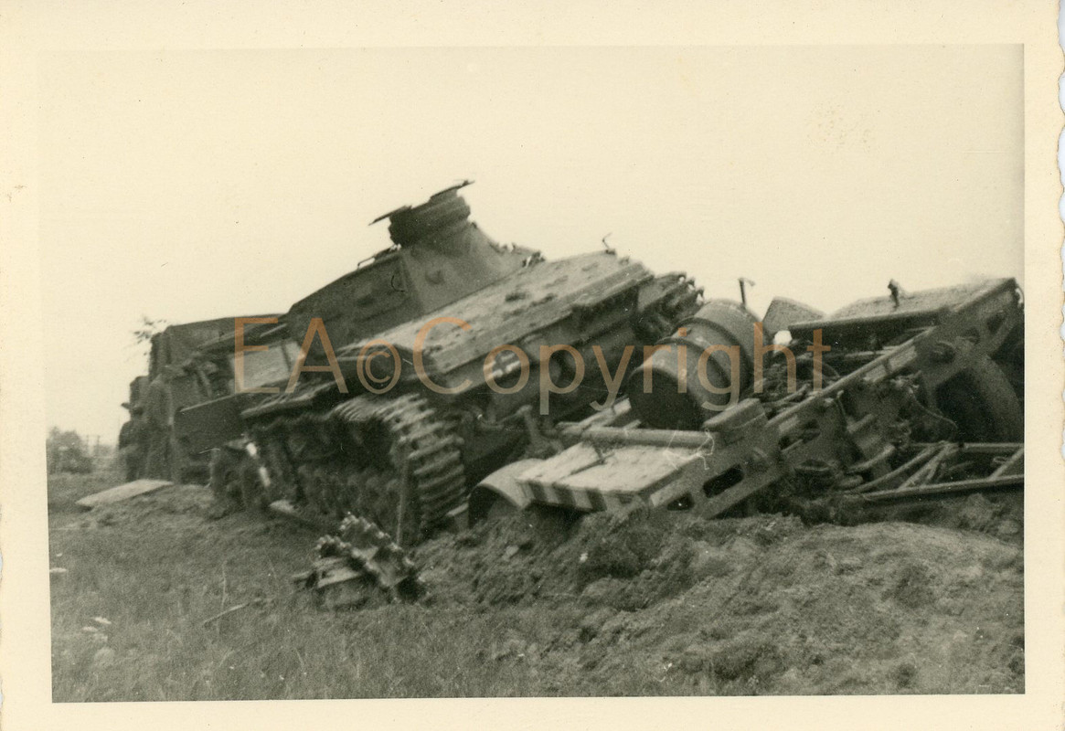 Panzer Tank Trailer Anhänger- Foto