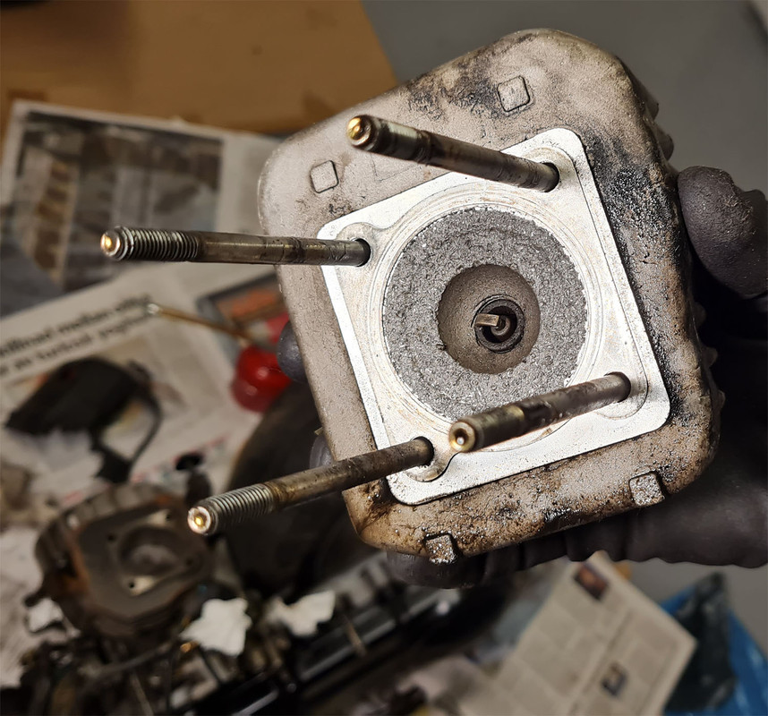 Kymco ZX piston and cylinder head with mini craters Kymco ZX piston and cylinder head with mini craters