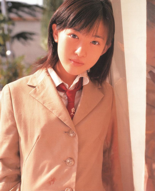 A collection of Photos from the film and Magazines  Aki-063