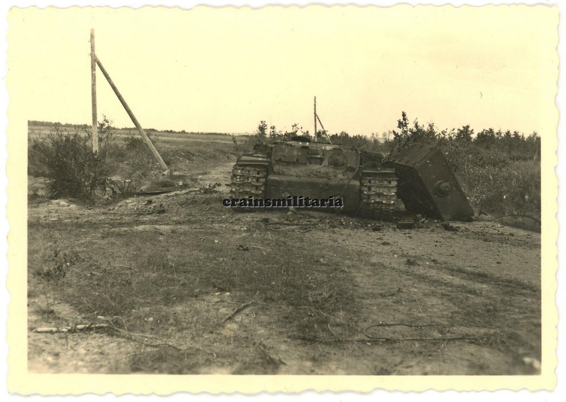 Orig. Foto zerstörte russ. Panzer KW-1 KV-1 Tank in Weissrussland 1941