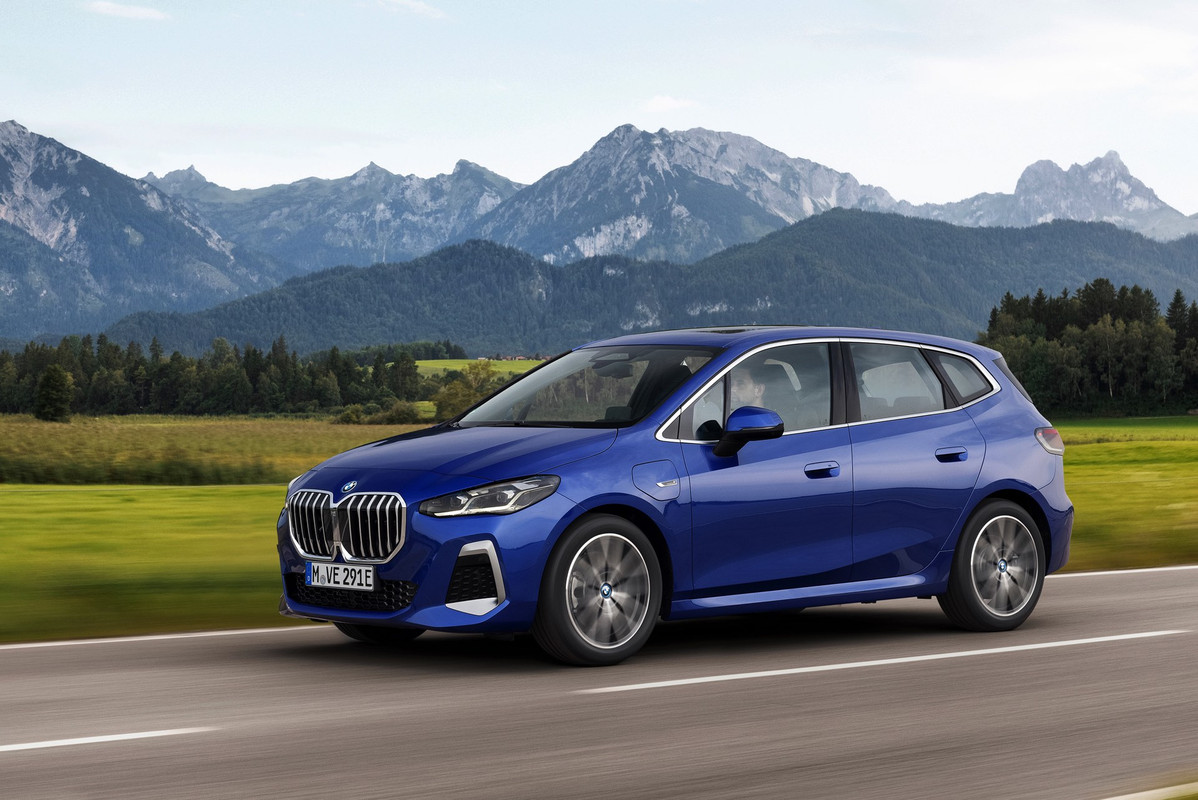 2022-BMW-2er-Active-Tourer-U06-M-Sport-Portimao-Blau-230e-03