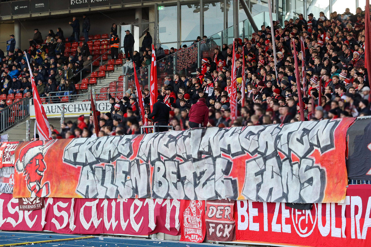 eintracht-braunschweig-1-fc-kaiserslautern-2-bundesliga-2023-2024-23