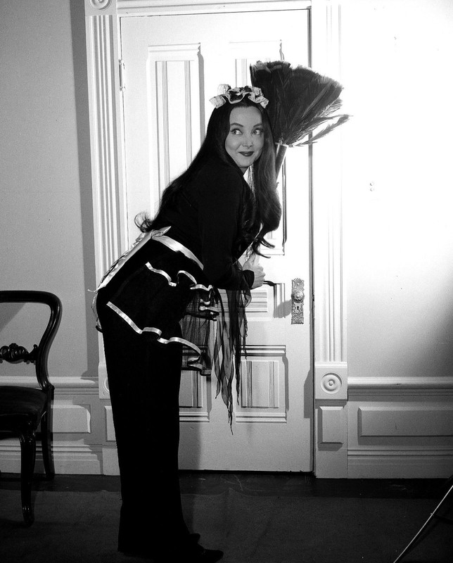 carolyn jones b39