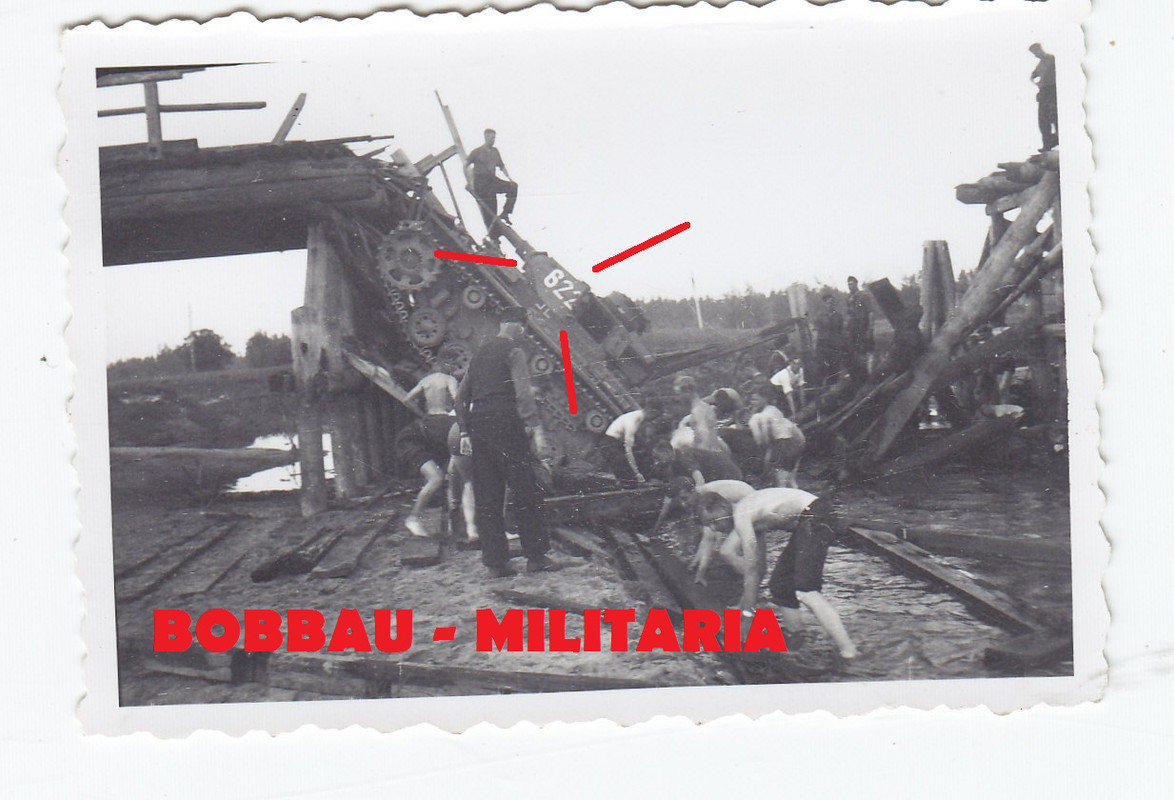 Panzer III lang Front auf eingestürzter Brücke T
