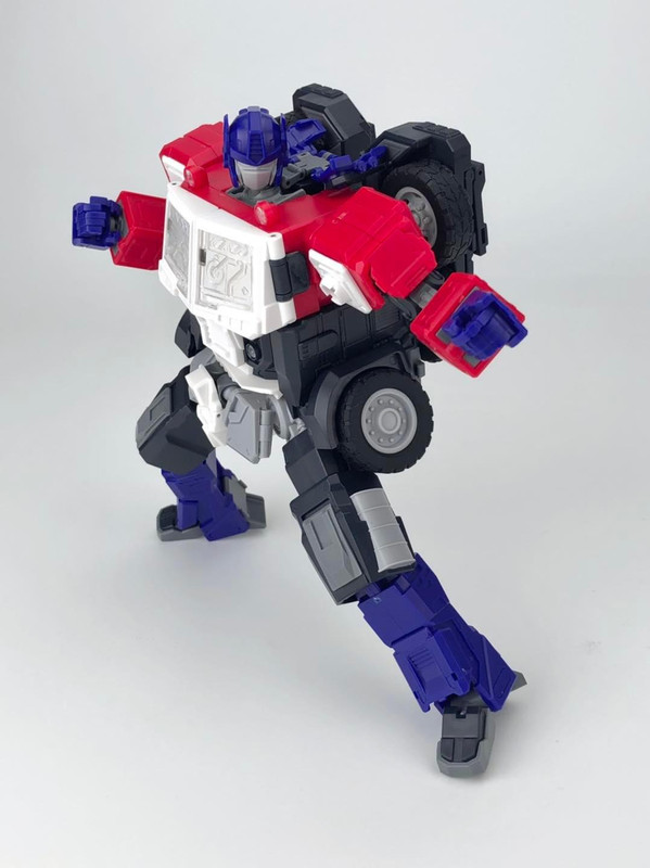 MB-18-ENERGY-COMMANDER-11