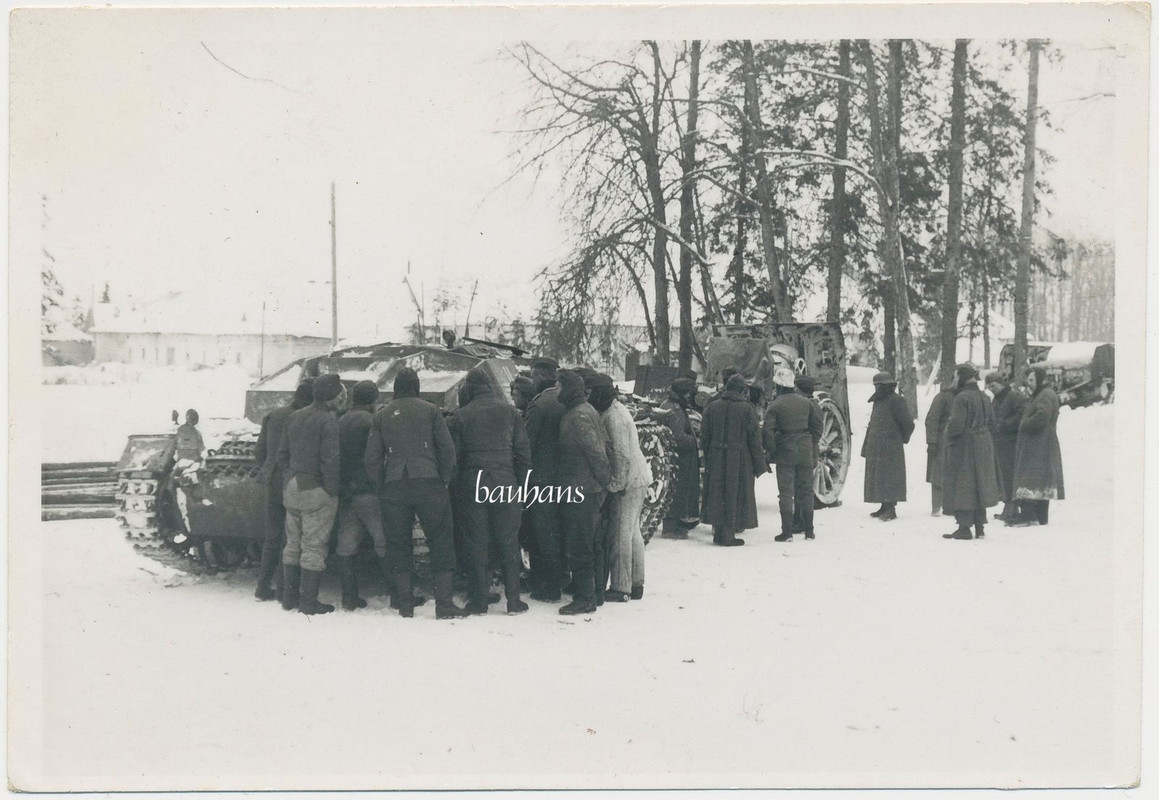 Sturmgeschütz mit anhängenden Geschütz 2.WK