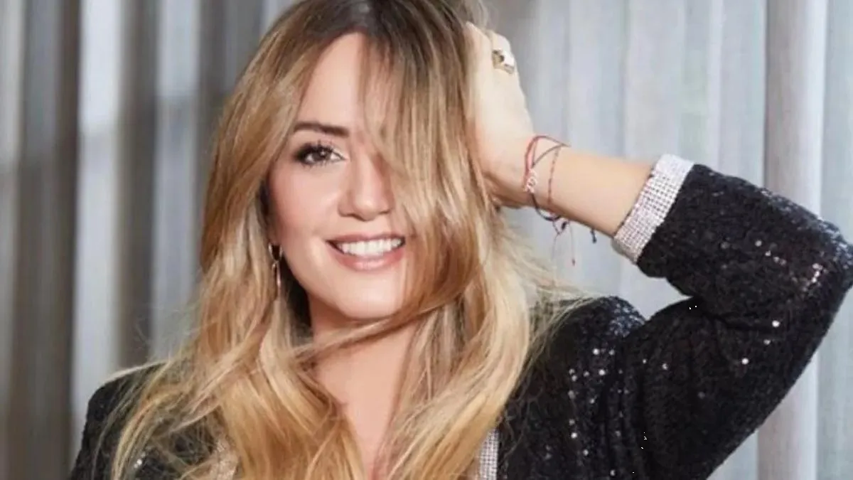 Coqueto vestido de Andrea Legarreta se roba las miradas en el programa Hoy