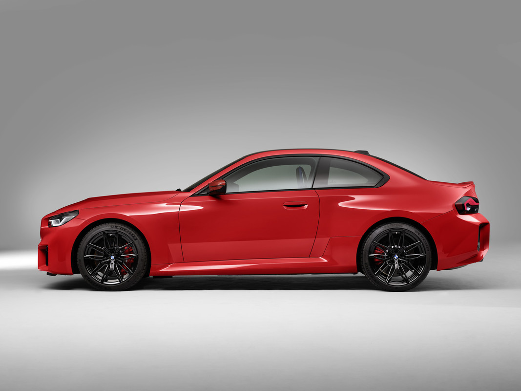 P90482000_highRes_the-all-new-bmw-m2-s