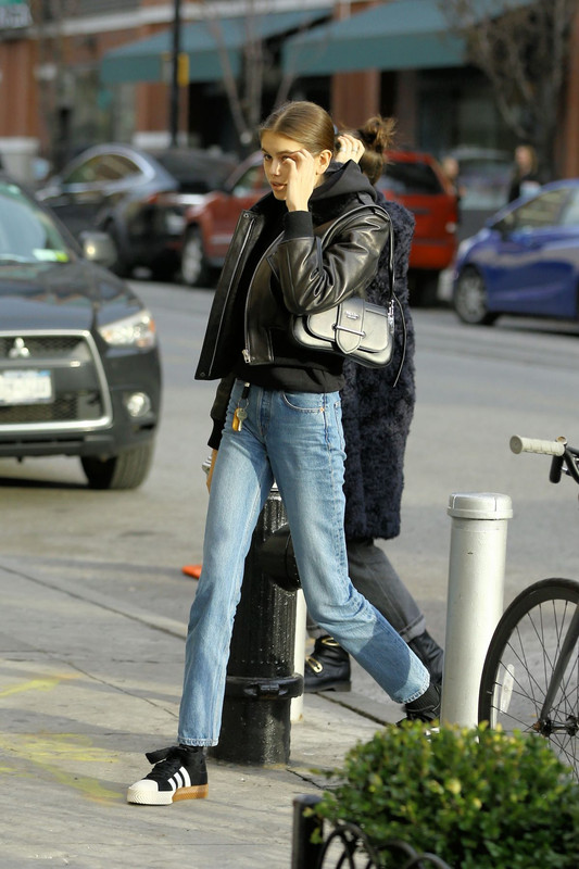 43C47853-EC95-488B-8A12-AA44B71A8CAA