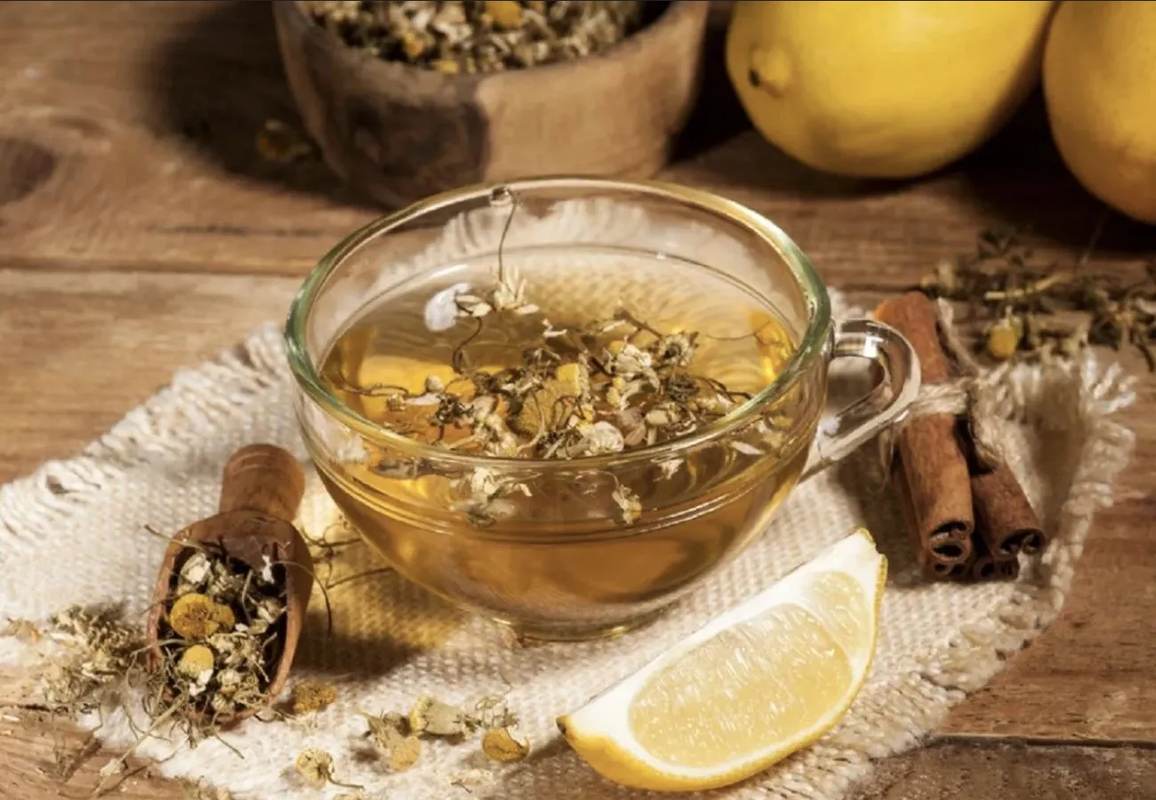 Infusión de Manzanilla y Limón: Un Oasis de Bienestar
