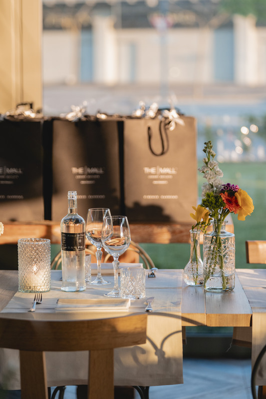 Luxury outlet shopping programme near Florence for accompanying guests