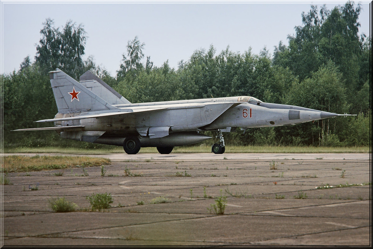 931 ORAP_61 red_Mig-25 RBT_02020305, Frühling 1992