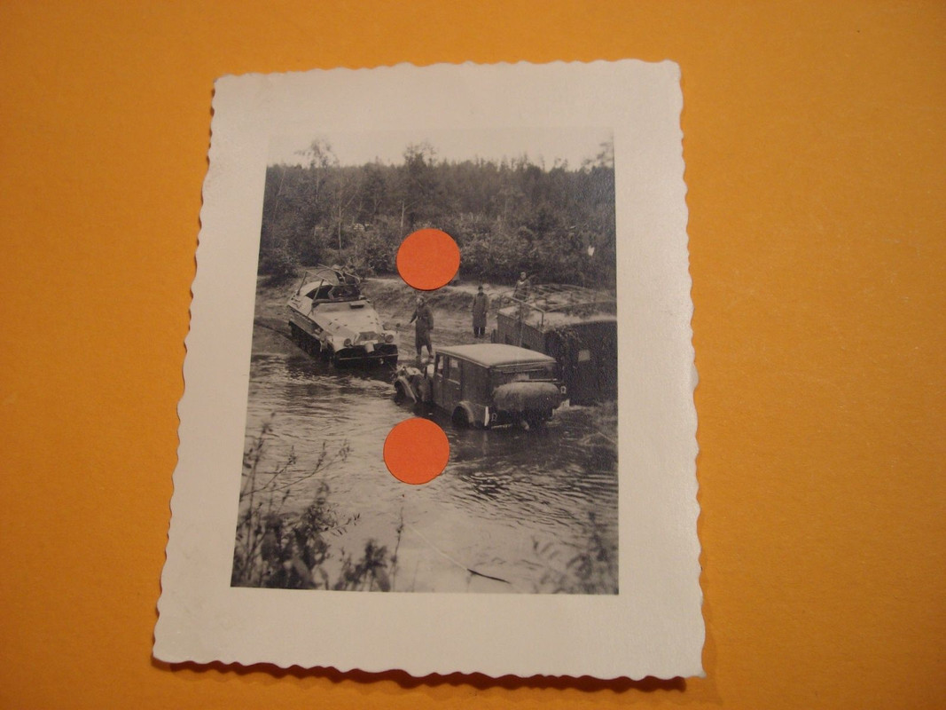 FUNKFAHRZEUG zieht AUTO aus Fluß