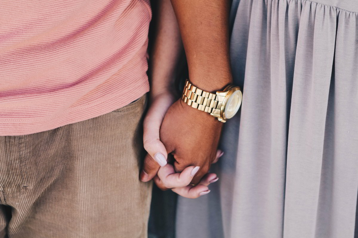 Compatibilità di coppia: gli opposti si attraggono? Dati e Psicologia dicono di no