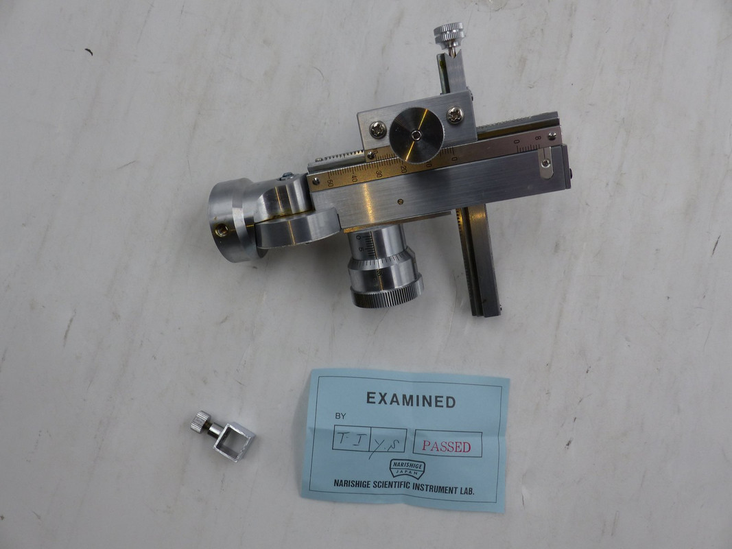 NARISHIGE SM-15R UNIVERSAL ELECTRODE CARRIER STEREOTAXIC MICROMANIPULATOR.