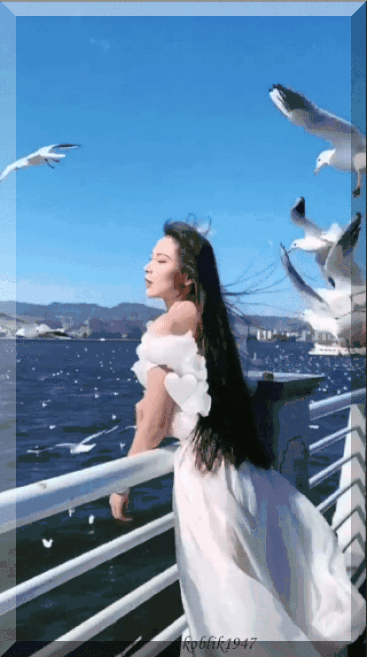 femme-en-robe-blanche