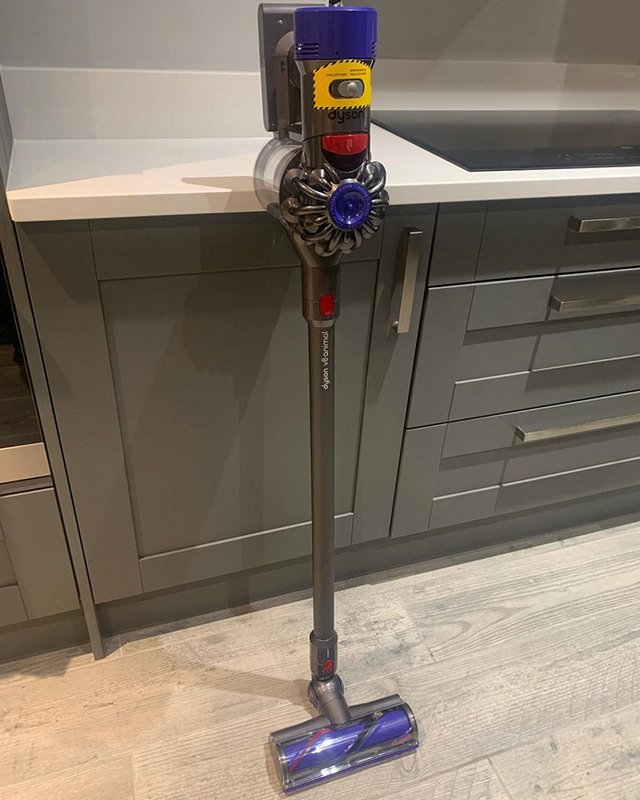 dyson v8 vacuum