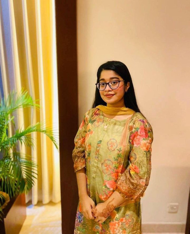 photo_6165641655143745098_y