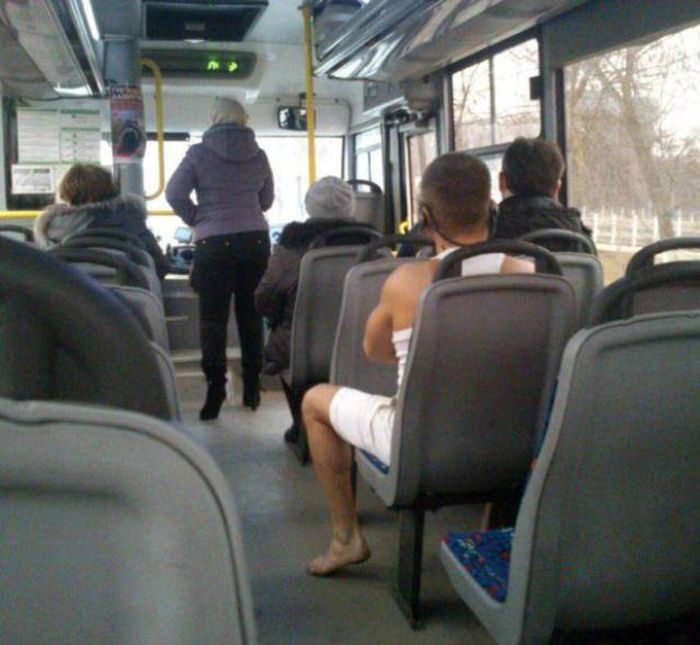 17 фотографий, происходящее на которых довольно сложно объяснить