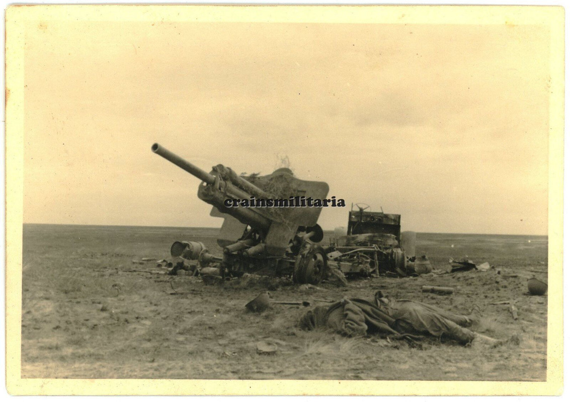 Orig. Foto russ. Soldat mit Artillerie Geschütz bei STALINGRAD Russland 1942