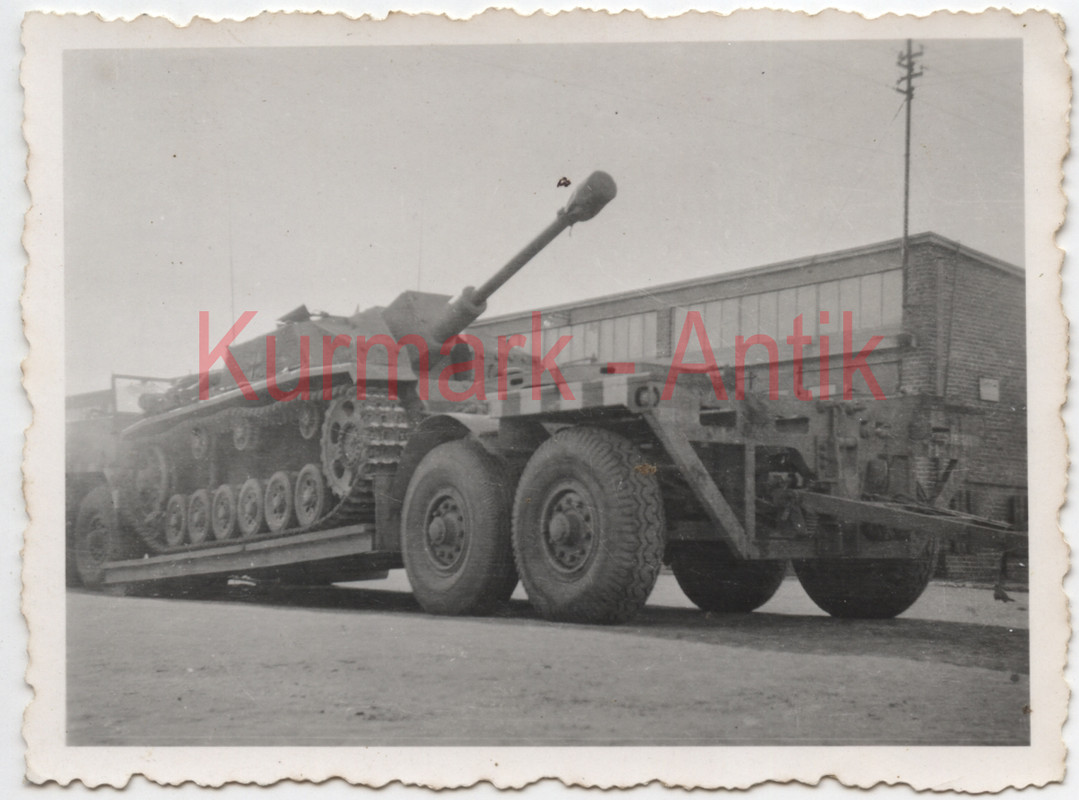 Foto Wehrmacht Panzer Jäger Stug Sturmgeschütz auf trailer Anhän