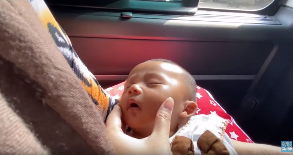 Delina Bintang Aura Putri