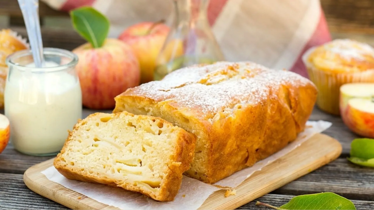 Elabora un esponjoso panqué de queso para realzar tu café mañanero