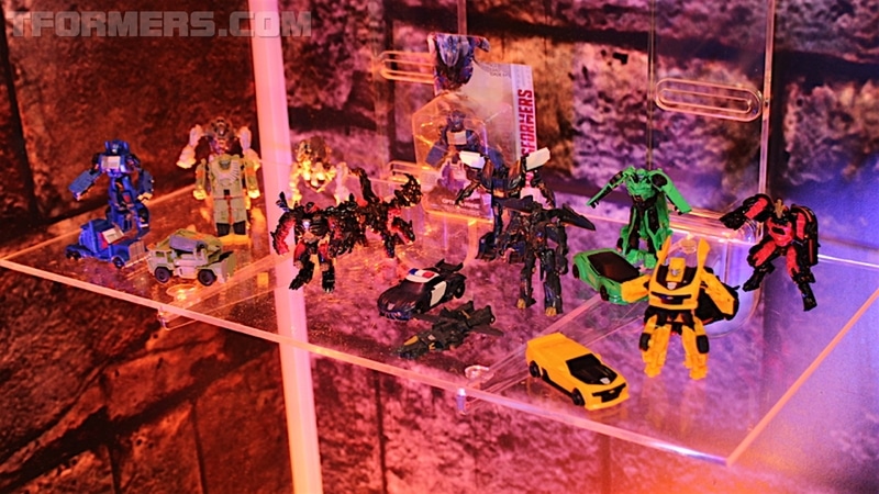 MORE Transformers Showroom Images Trypticon, Tit